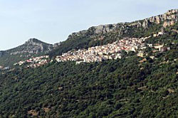 Bergdorf auf Sardinien